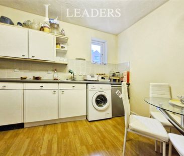 2 bedroom apartment to rent Crown Mews, 15 Clarence Road, Gosport, ... - Photo 6
