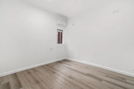 Classic Charm - Photo 4