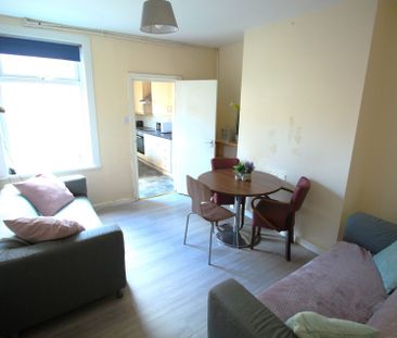105 Carholme Road, Lincoln, Lincolnshire, LN1 1RT - Photo 1