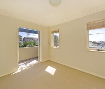 Convenient & Homely 3 Bedroom Townhouse - Photo 4