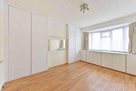 South Merton, Raynes, SM4 - Photo 4