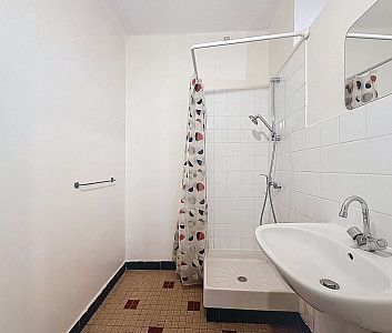 LYON 7 - T 2 - Photo 1