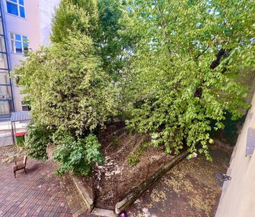 Gesamte Hofhaus Etage mit 20m2 Eigengarten, 2,5 Schlafzimmern, Park... - Photo 4