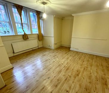 2 bedroom Flat To Let - Photo 4