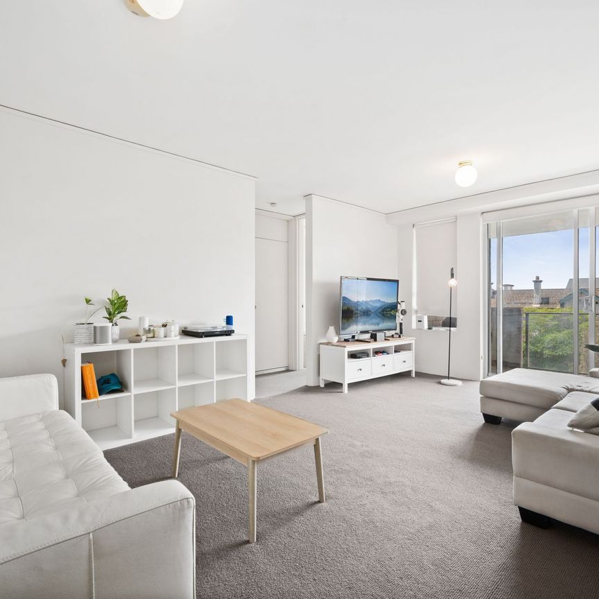 Immaculately Presented Two Bedroom Apartment with Parking in the Heart of Bondi - Photo 1