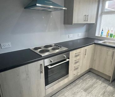 2 bedroom end of terrace house to rent - Photo 6
