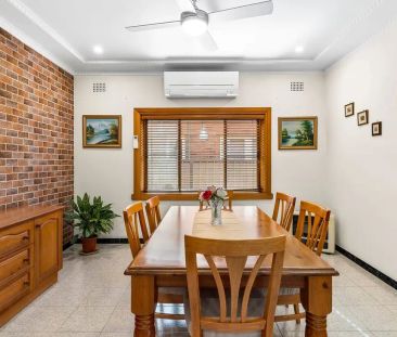 Ultra Neat Three Bedroom Family Home - Photo 5