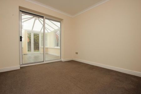3 bedroom detached house to rent - Photo 3
