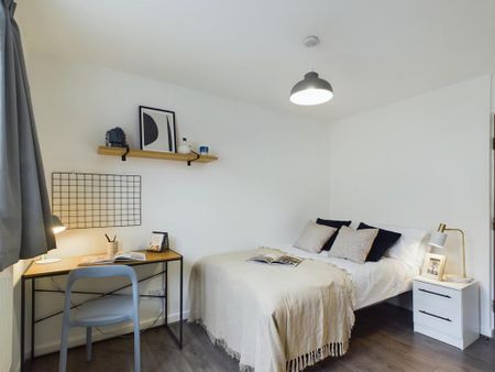 6 bedroom flat to rent - Photo 2