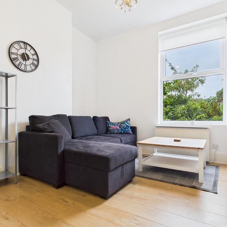 1 bedroom flat to rent - Photo 1