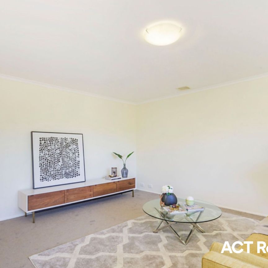 1/2 Earle Place, Page ACT 2614 - Townhouse For Rent | Domain - Photo 1