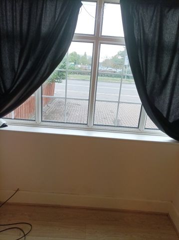Room in a Shared House, Basingstoke Road, RG2 - Photo 4