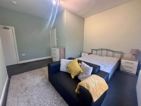 Victoria Road (room 2), Morley, Leeds - Photo 4