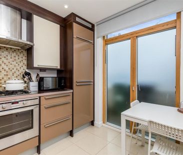 3 bedroom end of terrace house to rent - Photo 6