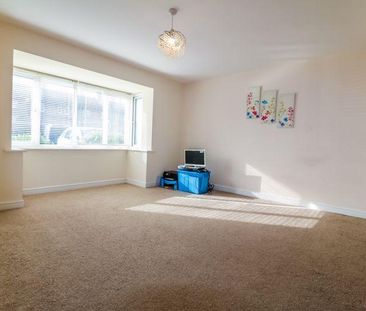 5 bedroom semi-detached house to rent - Photo 3