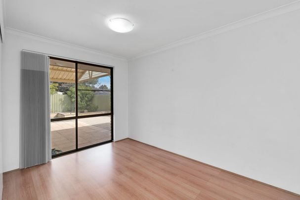 Large Family Home Located in Willetton Primary & High School Zone - Photo 1