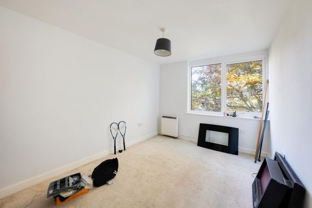 2 Bed Flat - Photo 1