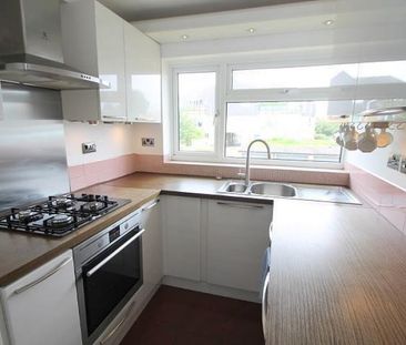 27a Kenilworth Road, Ashford, Surrey,TW15 - Photo 3