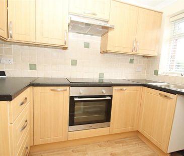 2 bedroom terraced house to rent - Photo 4