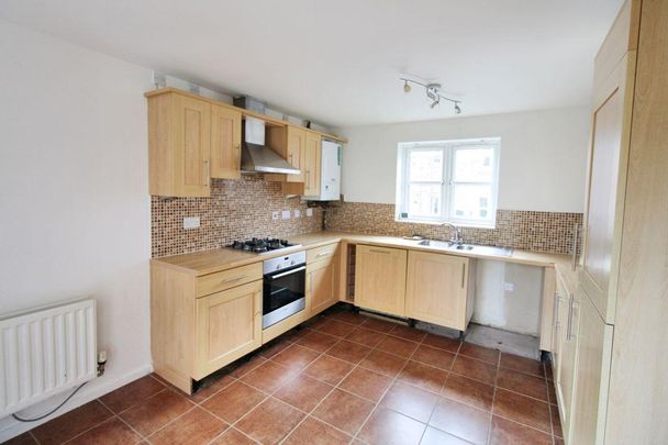 4 bed detached to rent in NE6 - Photo 1