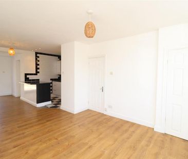 3 bedroom end of terrace house to rent - Photo 5
