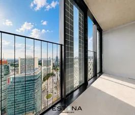 Panorama-Balkon & Erstbezug: Exklusive 3-Zimmer-Wohnung im DC Tower 2 - Photo 3