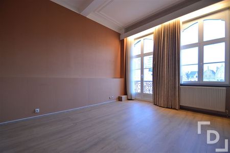 Energiezuinig en ruim appartement op toplocatie in Ieper. - Photo 2