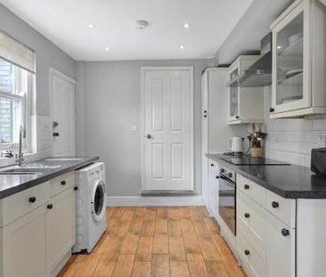 3 bedroom terraced house to rent - Photo 2