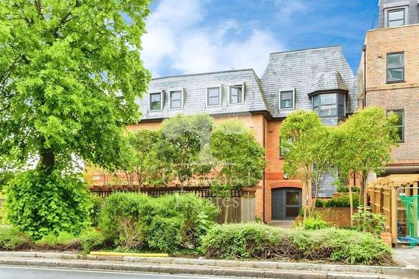 The Grove, Slough, SL1 - Photo 1