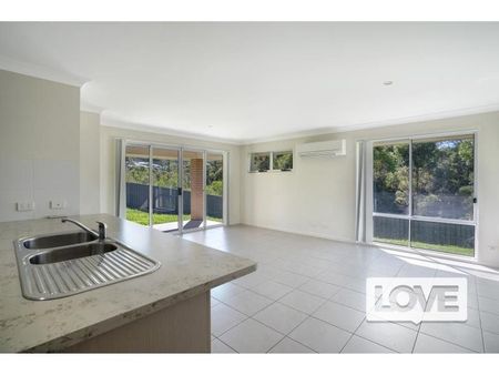 7 Sophie Close, Cameron Park, NSW, 2285 - Photo 2