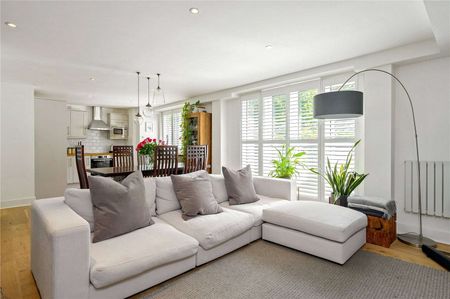 Striking two bedroom apartment in Clerkenwell. - Photo 2