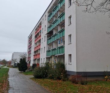 3-Raum Wohnung mit Balkon zu vermieten. - Photo 1