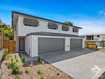 4 bedroom modern townhouse - Photo 3