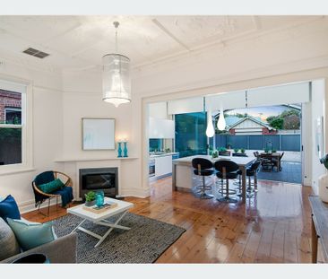 CHARMING! PRIME LOCATION! - Photo 1