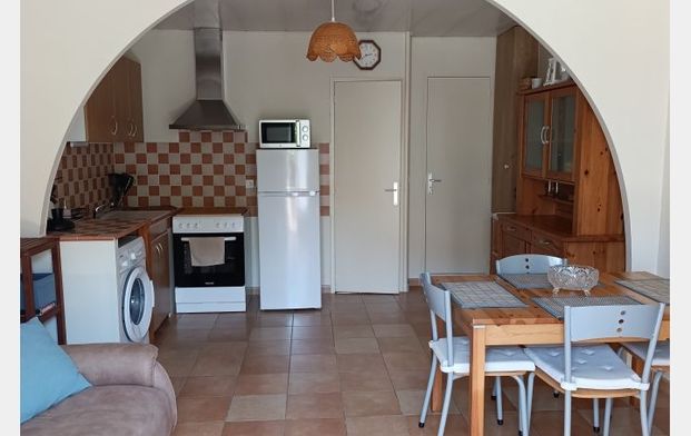 Location Appartement P2 en rdc avec jardin et terrasse Le grau-du-roi - Photo 1