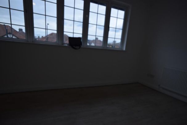 3 bedroom flat to rent - Photo 1