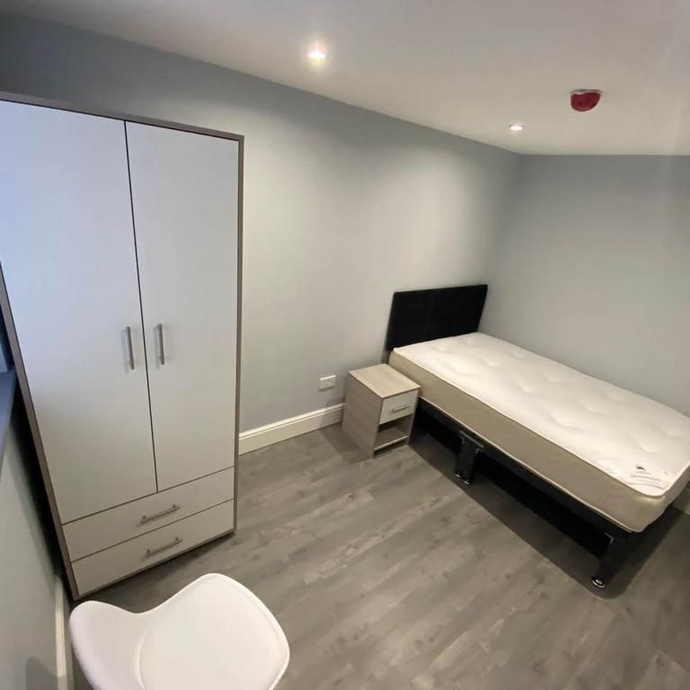6 bedroom house share to rent - Photo 1