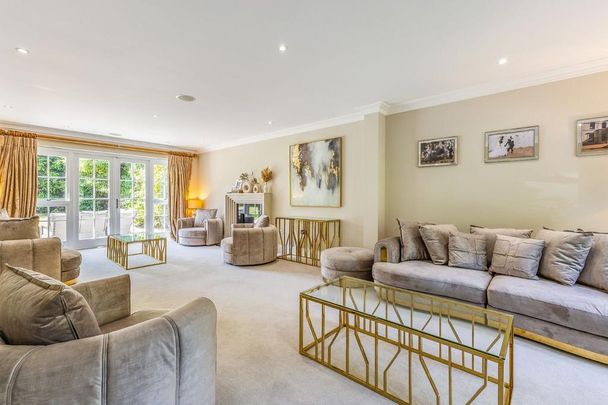 6 bedroom detached house to rent - Photo 1