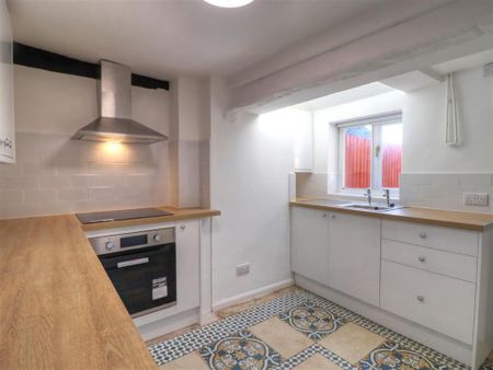 2 bedroom terraced house to rent - Photo 4