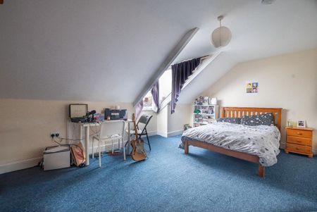 6 bedroom terraced house to rent - Photo 4