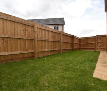 3 bedroom semi-detached house to rent - Photo 3