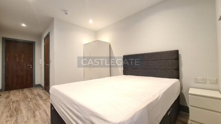 Studio to rent - Photo 2