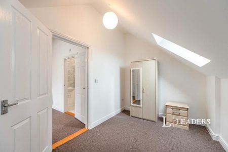 1 bedroom flat to rent - Photo 2