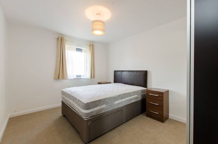 Walnut Tree Close, Guildford, GU1 - Photo 2