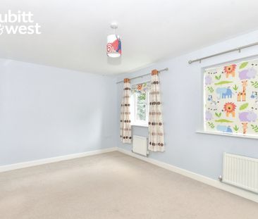 4 bedroom semi-detached house to rent - Photo 4