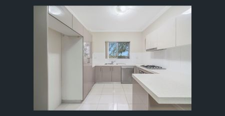 TOP FLOOR | NORTH FACING | WALK TO TOWN CENTRE & METRO! - Photo 4