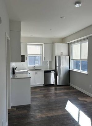 Central Park Village – Park Suites 1BD/1BA - Photo 1