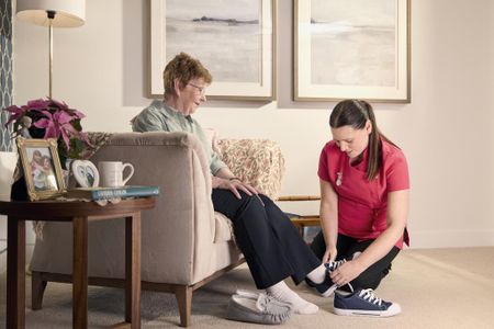 1 bedroom retirement property to rent - Photo 2