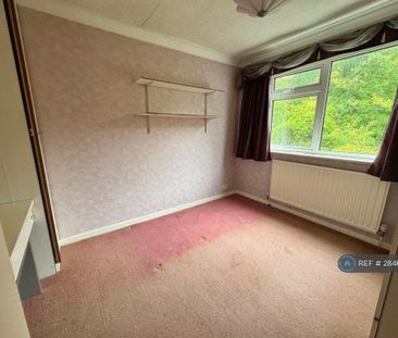 4 bedroom detached house to rent - Photo 4