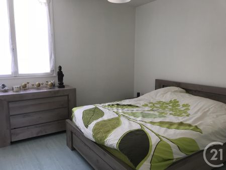 Location Appartement 3 pièces 56m² CHAMALIERES 63400 - Photo 2